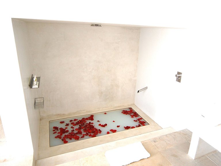 Superbe villa de 8 suites à Ibiza - Ibz001