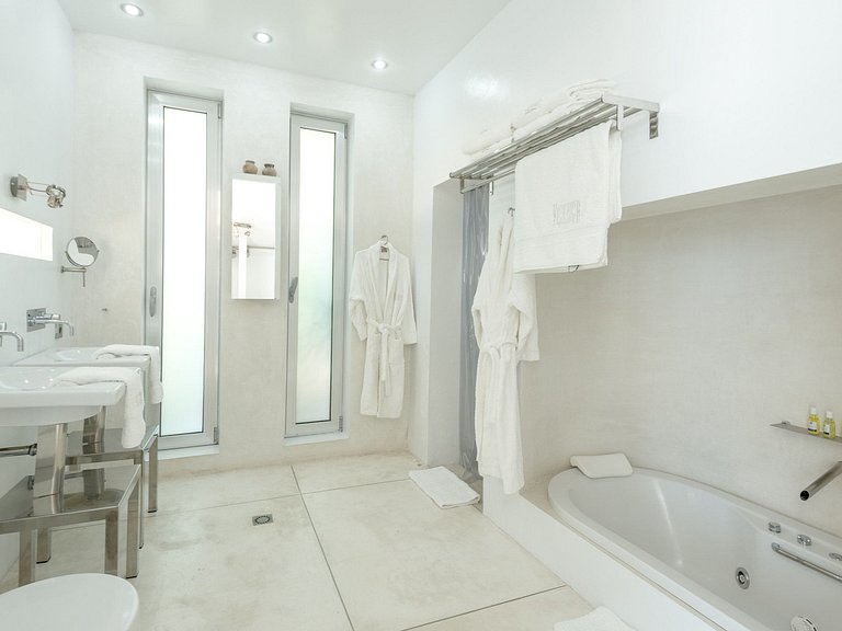 Fabulous 8-suite villa in Ibiza