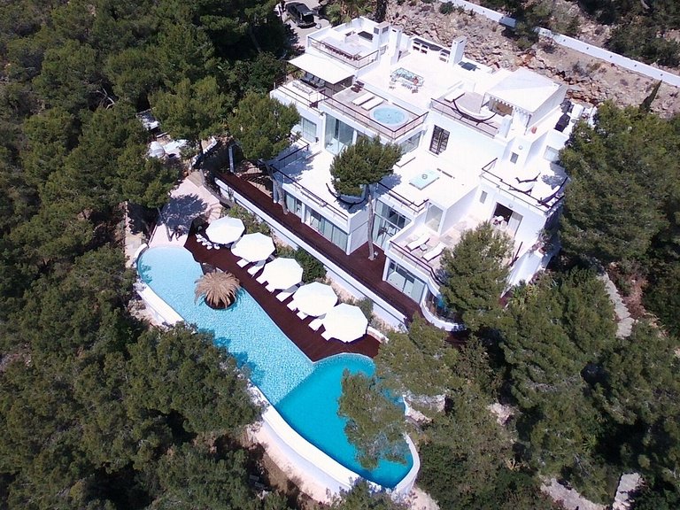 Fabulous 8-suite villa in Ibiza