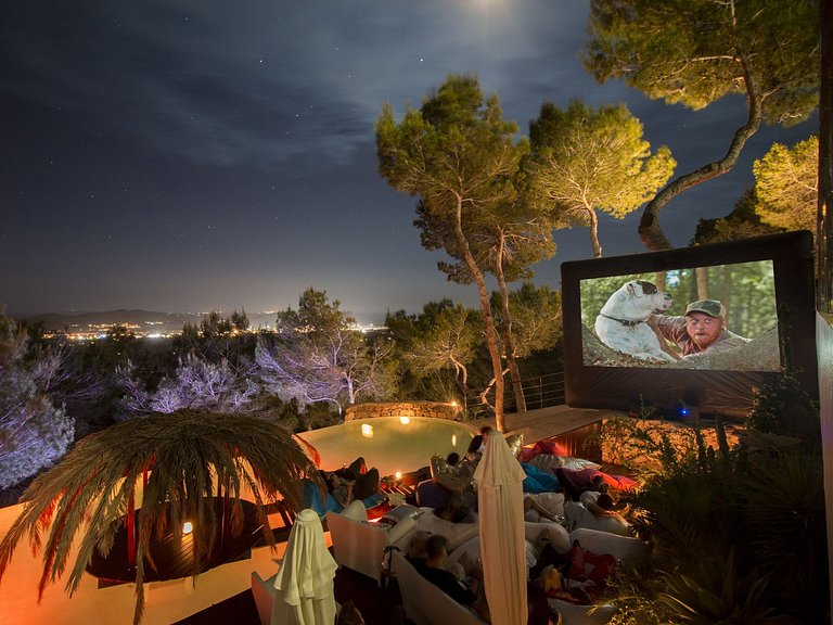 Favolosa villa con 8 suite a Ibiza