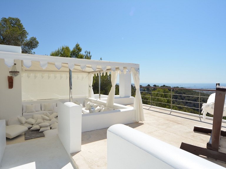 Fabulous 8-suite villa in Ibiza