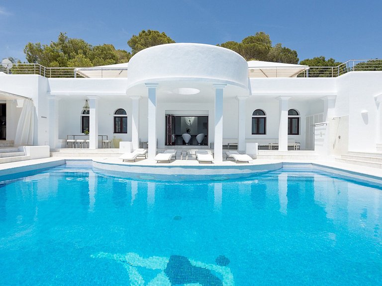 Affascinante villa con 5 suite a Ibiza