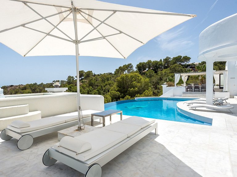 Affascinante villa con 5 suite a Ibiza
