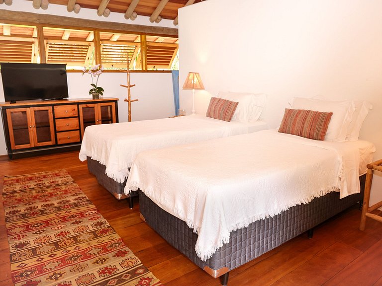 Sea front villa with pool in Trancoso - Trc045