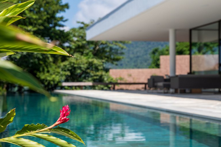 Mansión con 4 suites en Paraty - Pty005