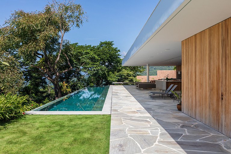 Mansion with 4 suites in Paraty - Pty005