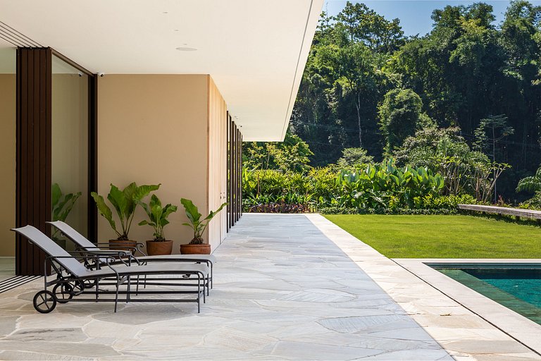 Mansión con 4 suites en Paraty - Pty005