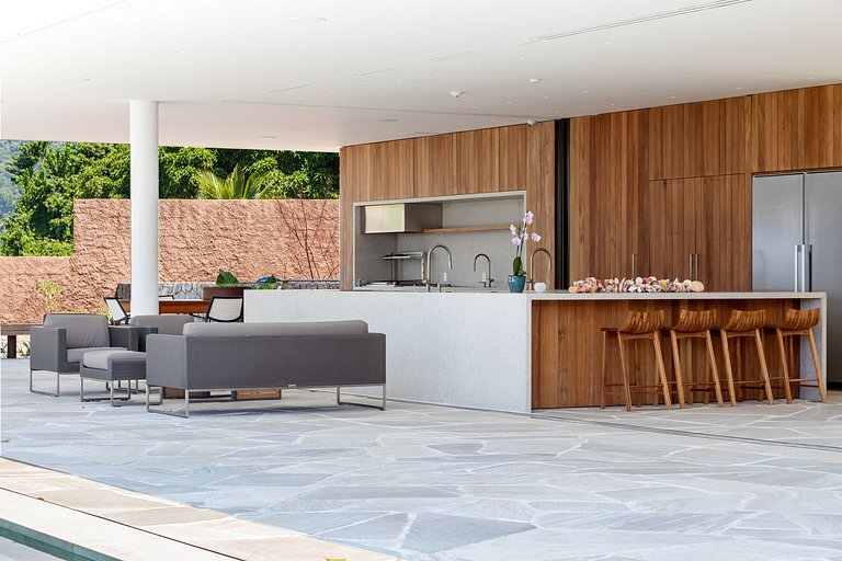 Mansion with 4 suites in Paraty - Pty005