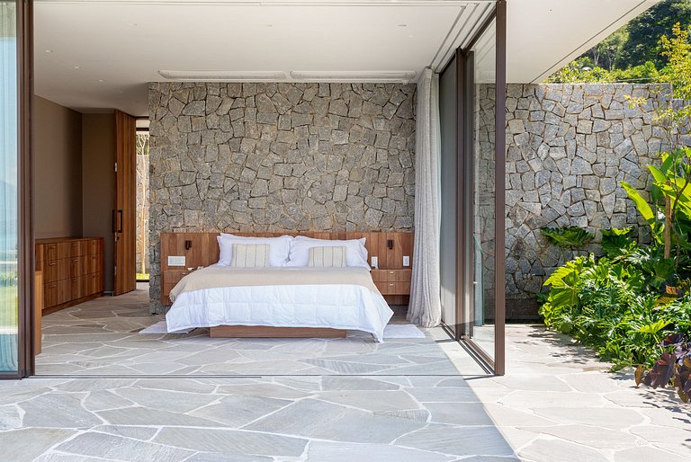 Mansion with 4 suites in Paraty - Pty005