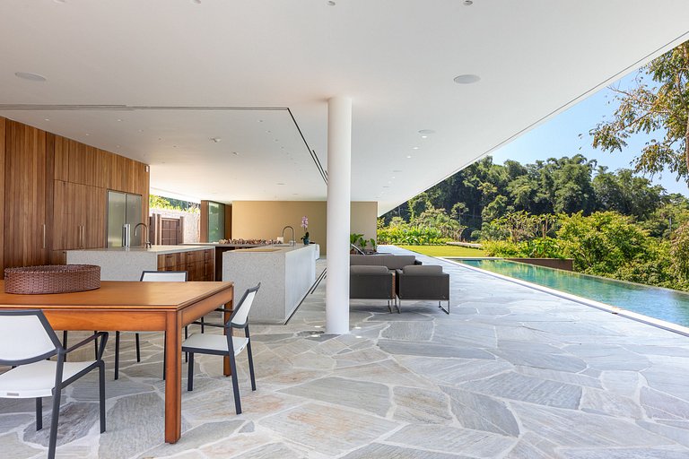 Mansión con 4 suites en Paraty - Pty005