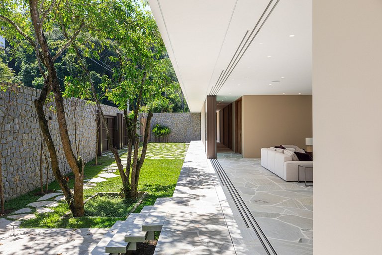 Mansión con 4 suites en Paraty - Pty005