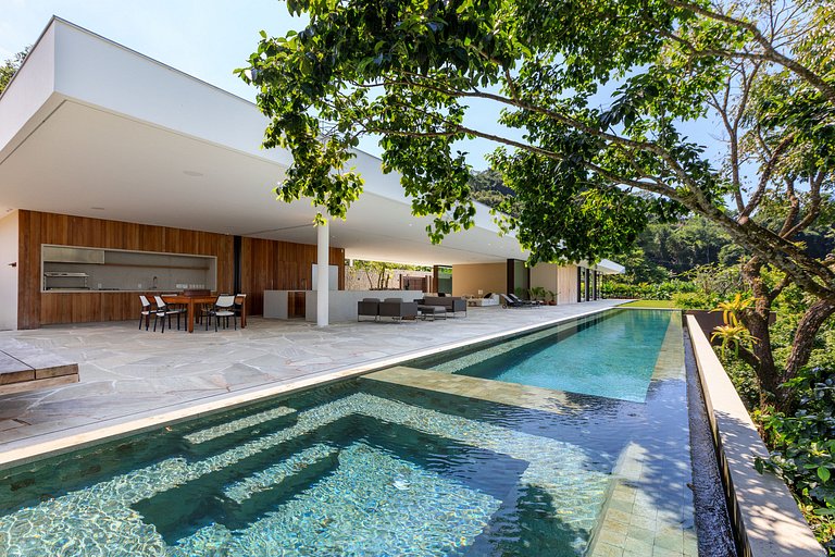 Mansion with 4 suites in Paraty - Pty005