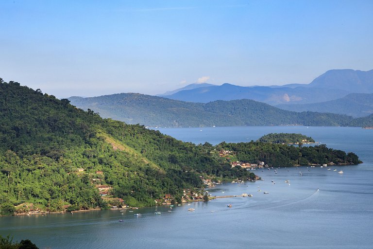 Mansión con 4 suites en Paraty - Pty005