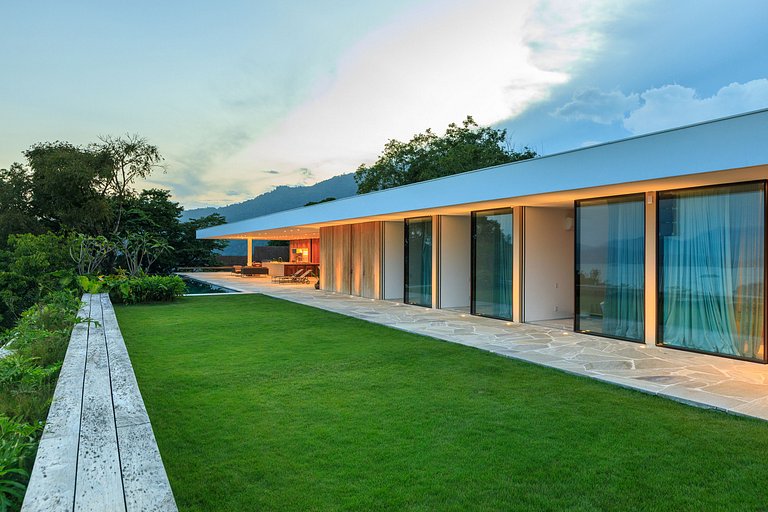 Mansion with 4 suites in Paraty - Pty005