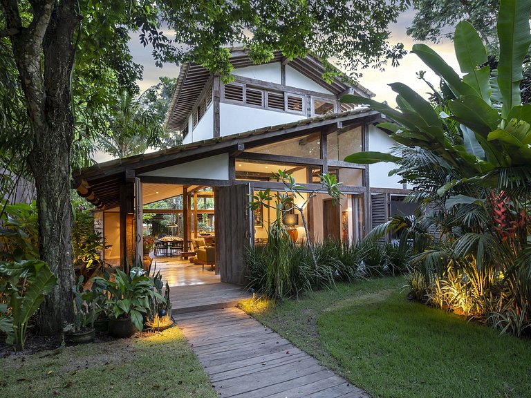 Charming house with pool in Trancoso