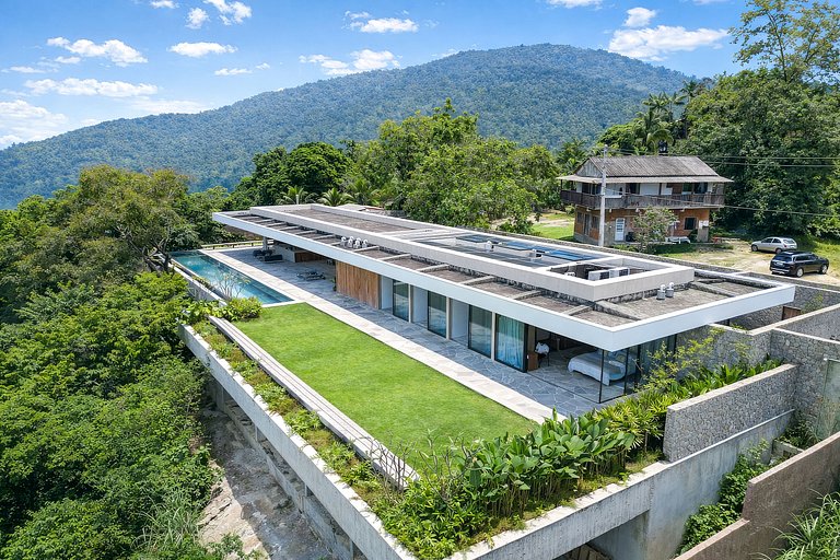 Mansión con 4 suites en Paraty - Pty005