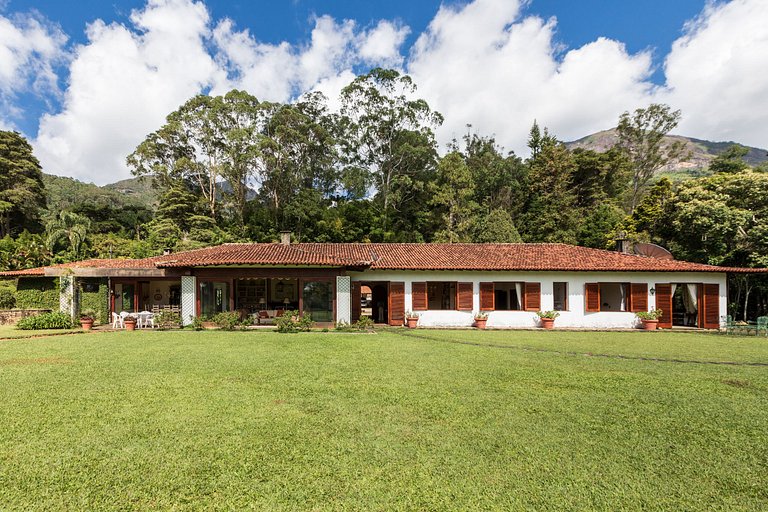 Casa com piscina em Teresópolis