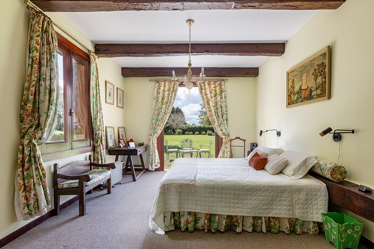 Casa com piscina em Teresópolis