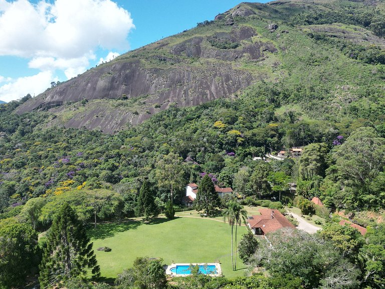Casa com piscina em Teresópolis