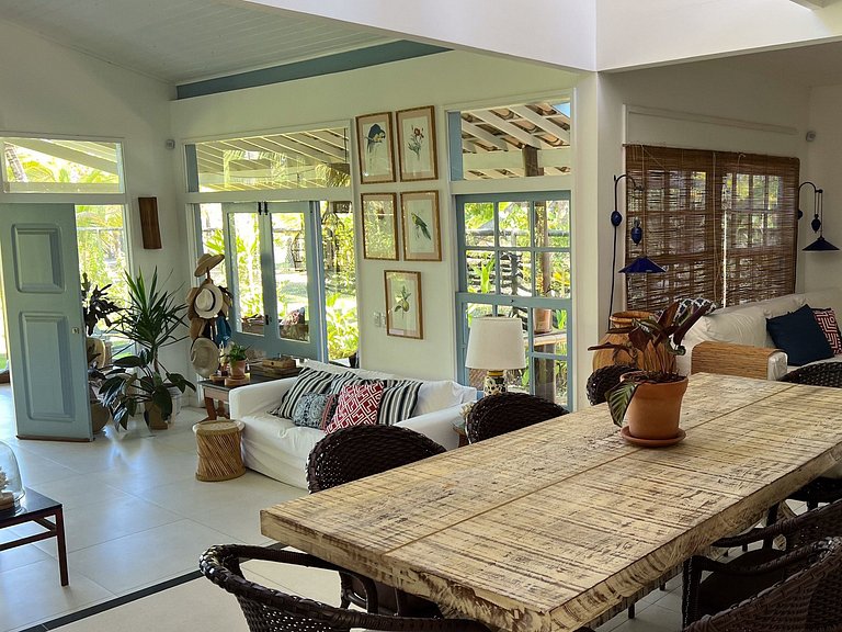 Beachfront house in Serra Grande
