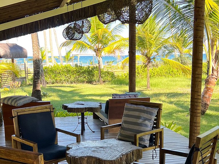 Beachfront house in Serra Grande