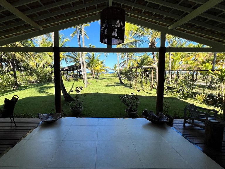 Beachfront house in Serra Grande