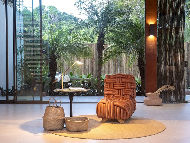 Mansion with pool in Trancoso