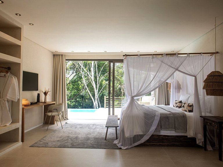 Mansion with pool in Trancoso
