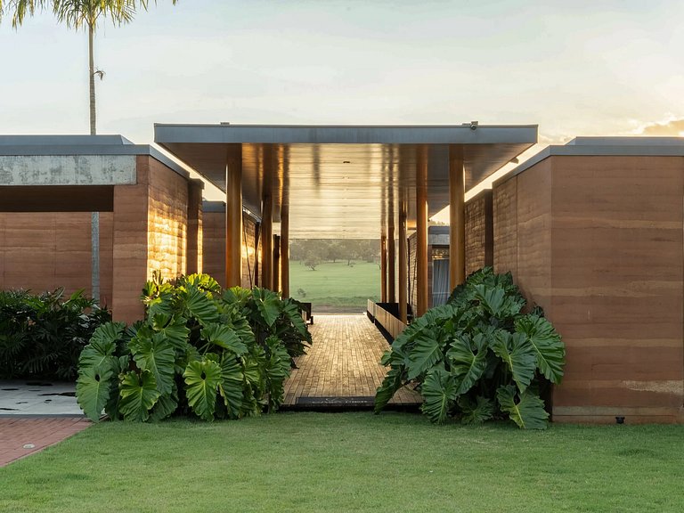 Beautiful house facing the lake in Avaré