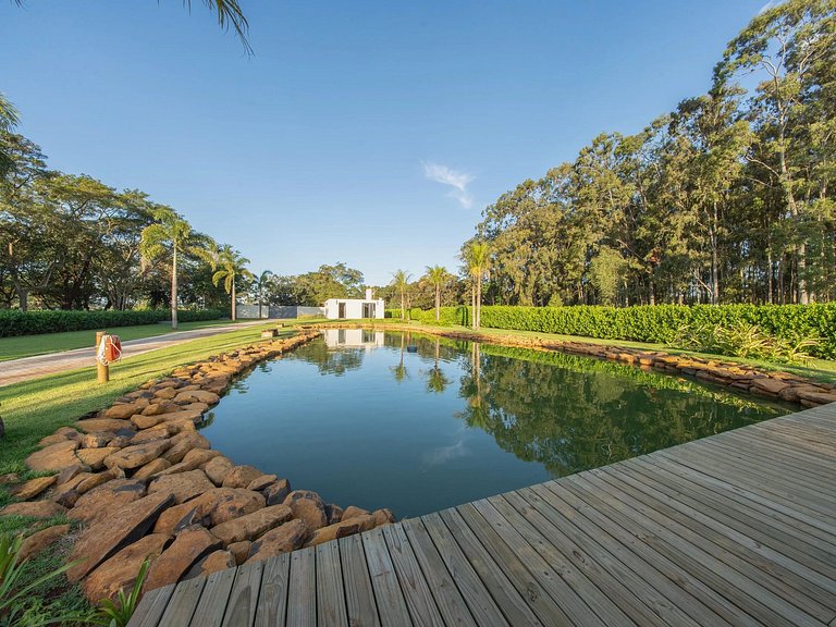 Beautiful house facing the lake in Avaré