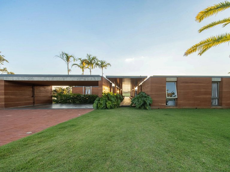 Hermosa casa frente al lago en Avaré