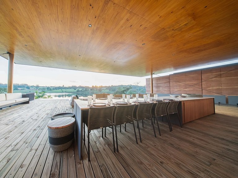 Beautiful house facing the lake in Avaré