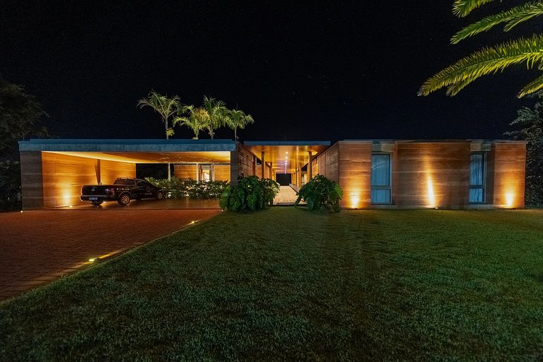 Beautiful house facing the lake in Avaré
