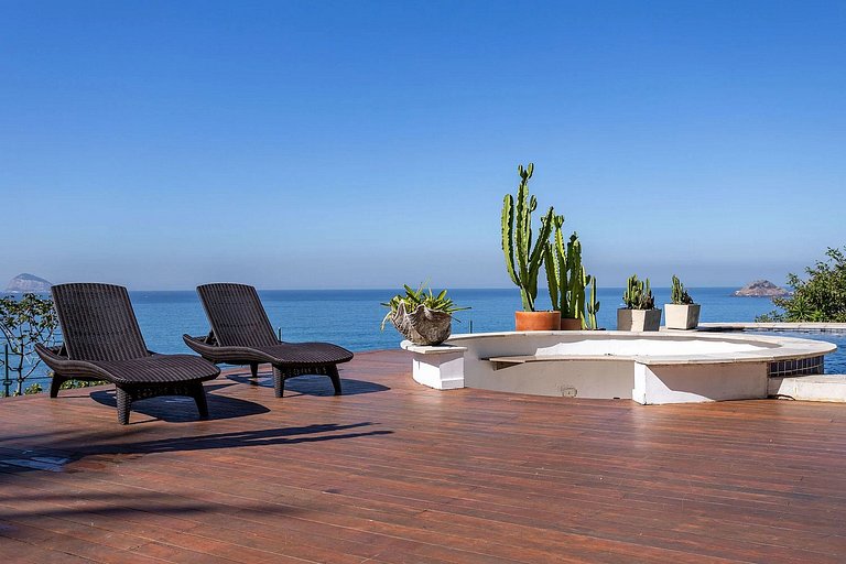 Mansão com vista do mar no São Conrado
