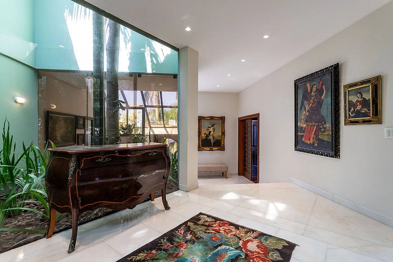 Mansion with sea view in São Conrado