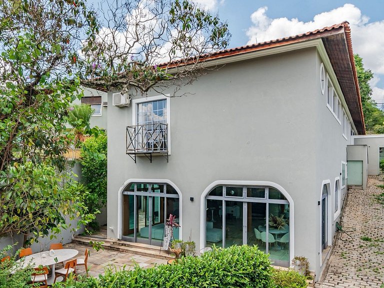 Charmosa casa próximo ao Morumbi