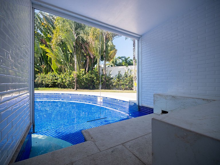 Charming mansion in Barra da Tijuca