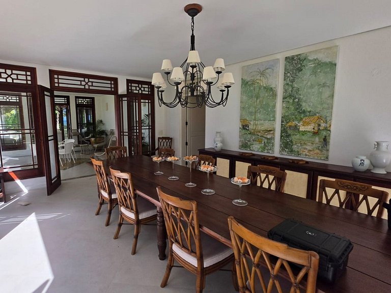Sea front villa in Praia do Forte