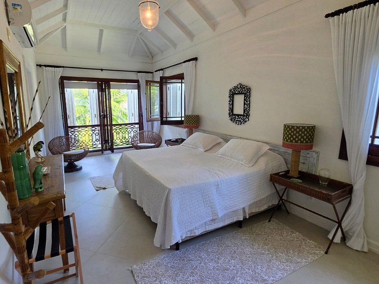 Sea front villa in Praia do Forte