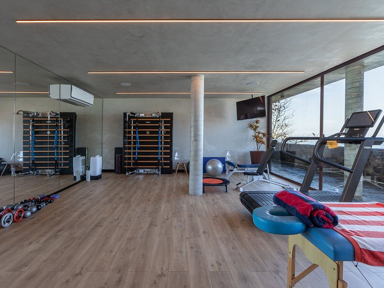Spectacular house with a pool in Joá