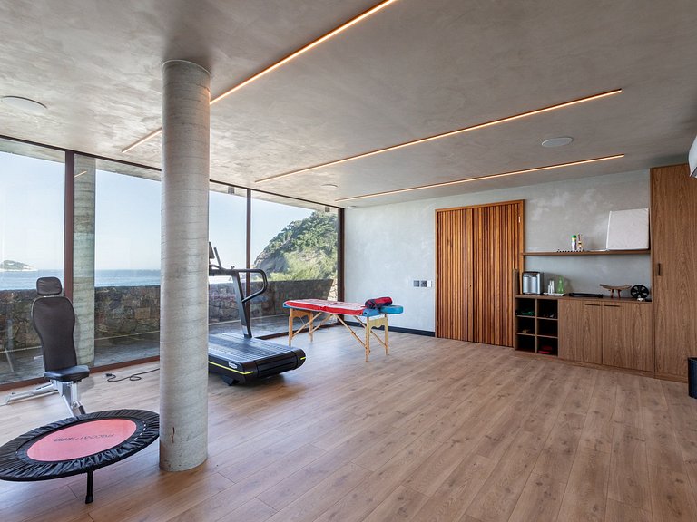 Espetacular casa com piscina no Joá