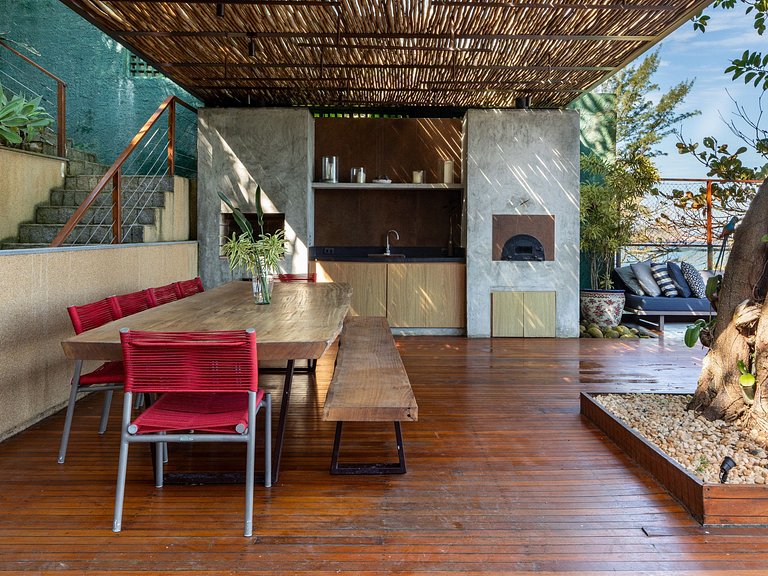 Spectacular house with a pool in Joá