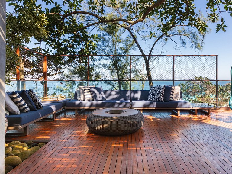 Spectacular house with a pool in Joá