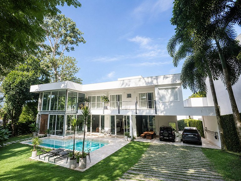 Mansão com piscina no Itanhangá