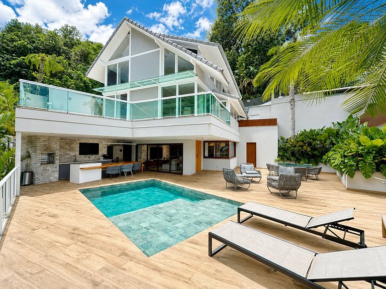 Triplex with View in São Conrado