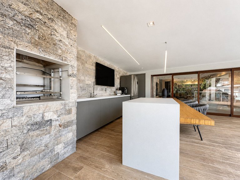 Triplex with View in São Conrado