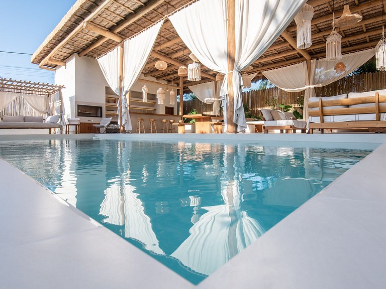 Charmosa casa com piscina em Vila Tatajuba - Cea021