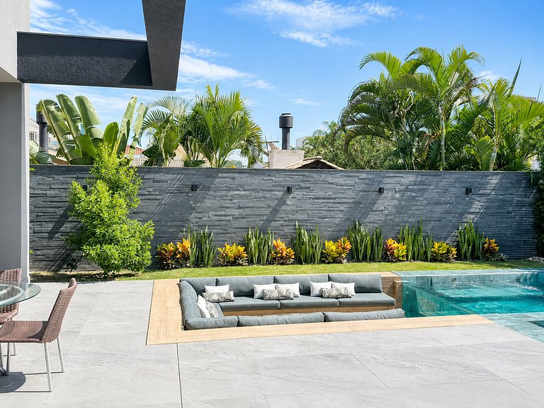 Casa con Piscina a Jurerê - Flo002