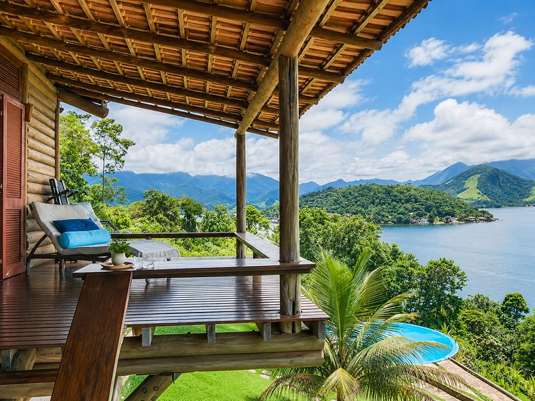 Villa on the hill in Angra dos Reis