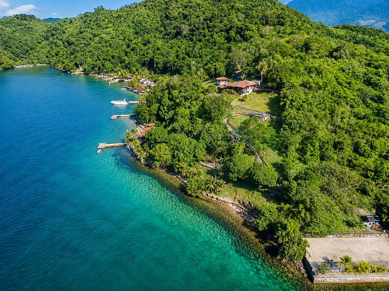 Villa on the hill in Angra dos Reis